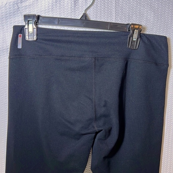 ZELLA Mid Rise Black Leggings - Size Medium - Picture 3 of 4